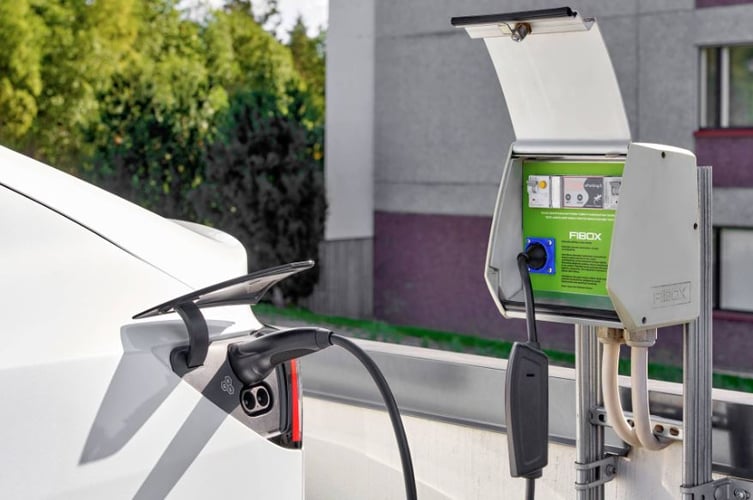 featured image for post: Varissuolla lisättiin lämmityksen rinnalle&nbsp;autojen lataus