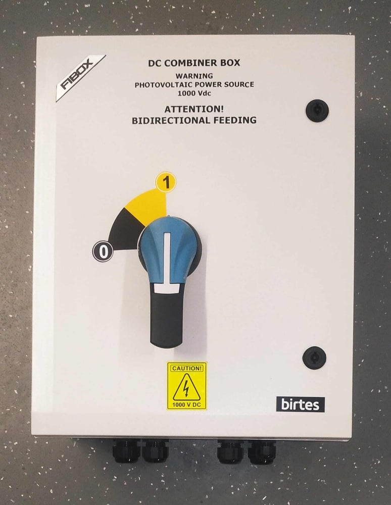 DC Combiner box example using Fibox enclosure