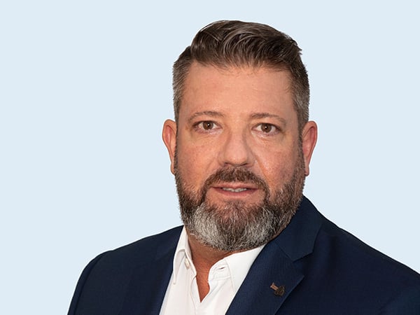 headshot for Thomas Schmalzl