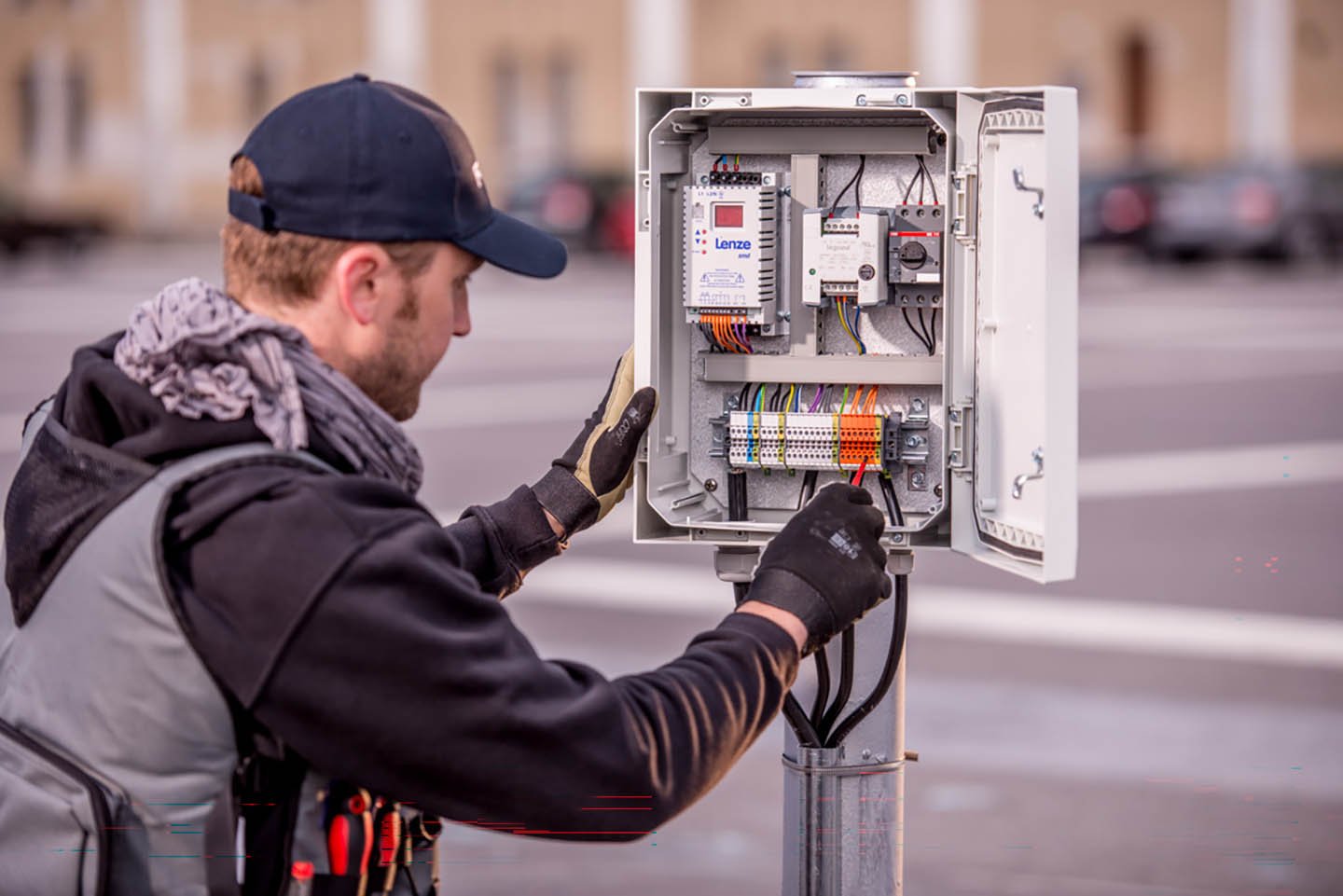Man installing ARCA 