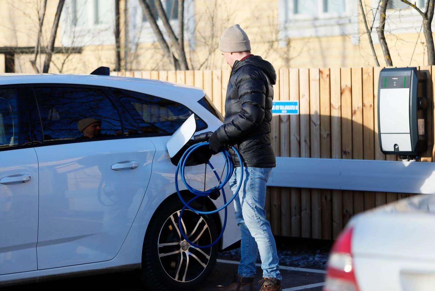 Fibox bluEV sähköautonlataus taloyhtiöille (2)