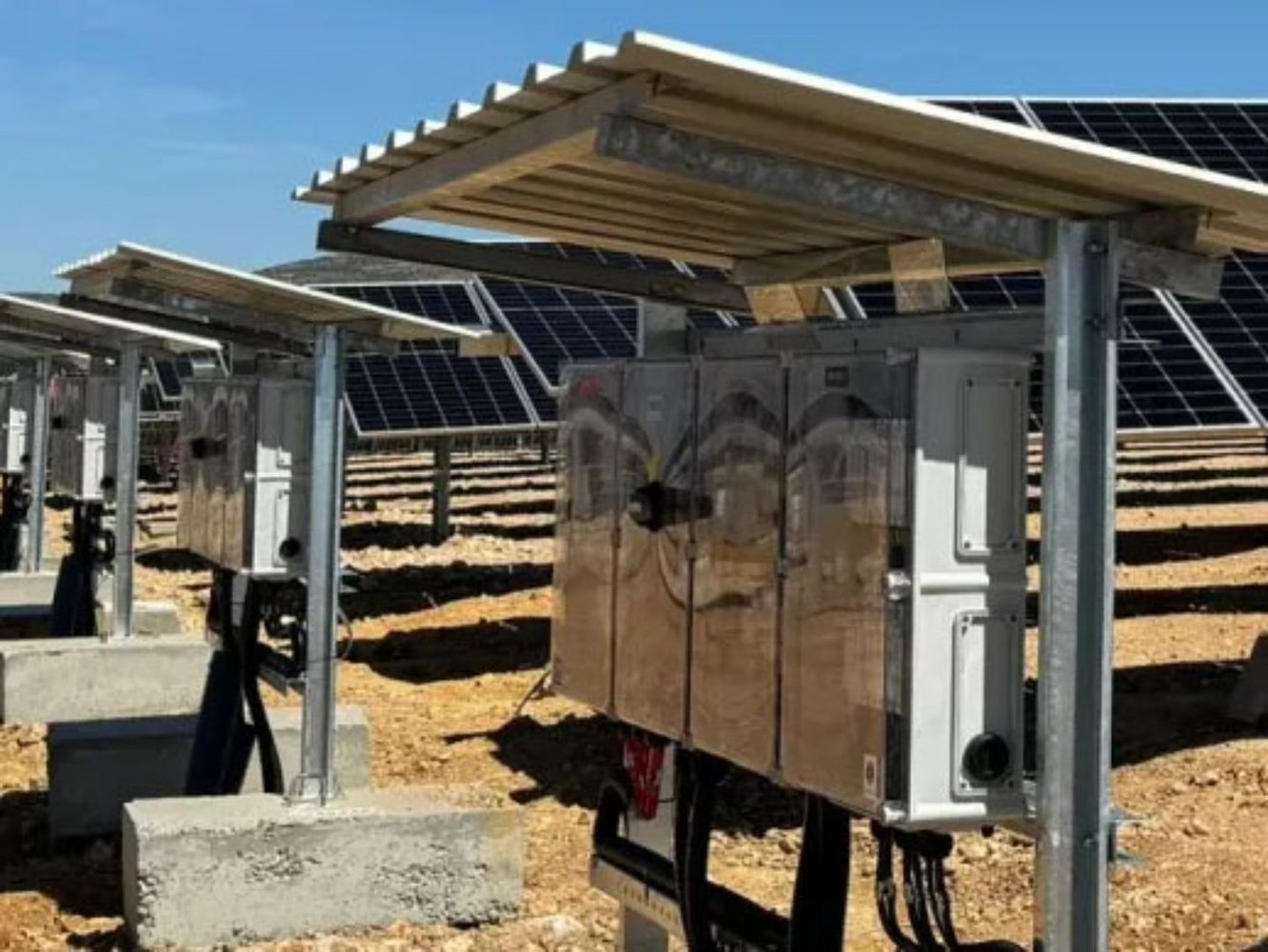 birtes-solar-project-close-upx300x225 (1)