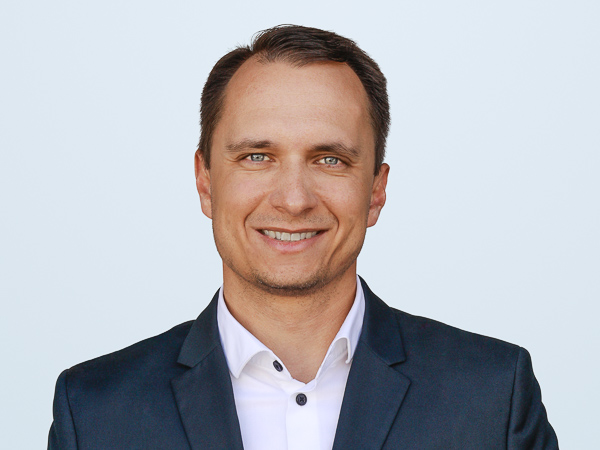 headshot for Artur Jozeforski
