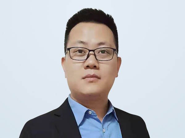 headshot for Frank Li