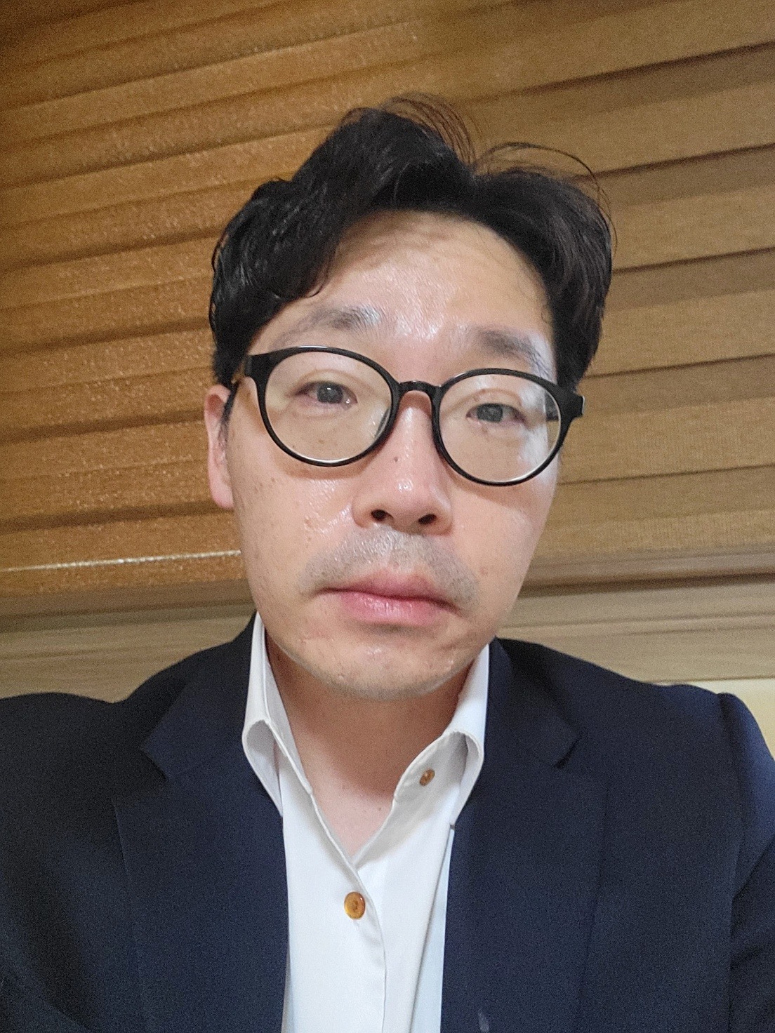 headshot for Yonggi Kim